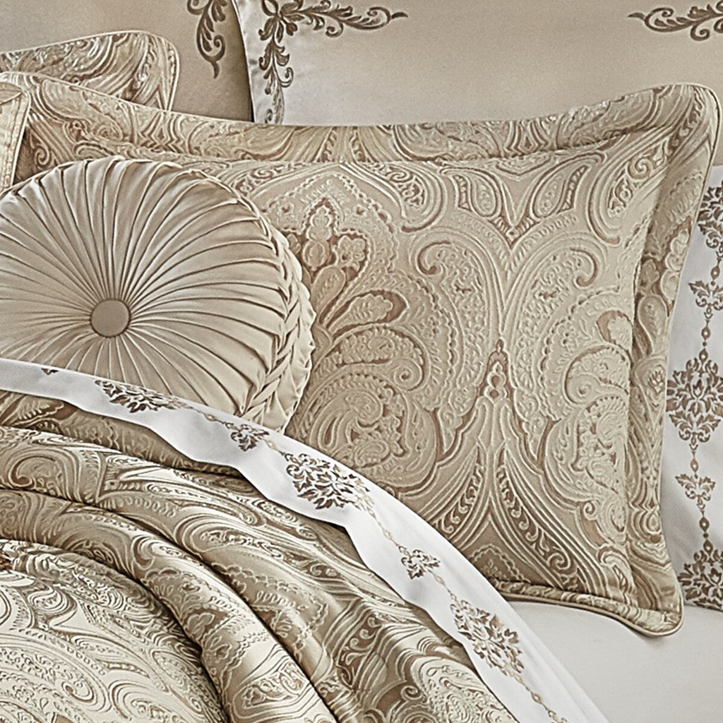 J. Queen New York Trinity Comforter Set