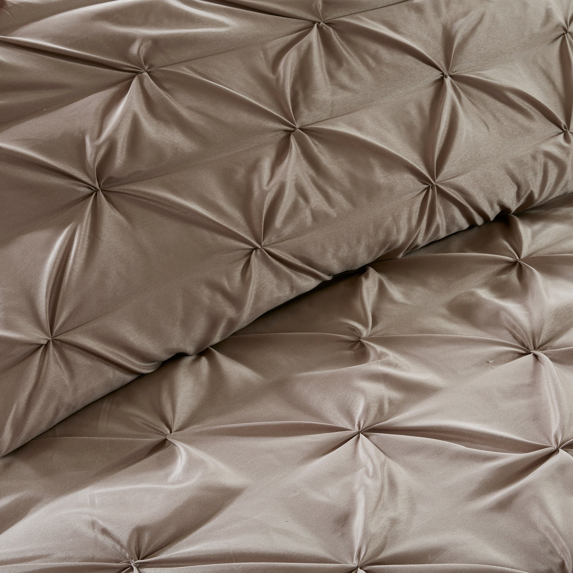 Madison Park Essentials Loretta 24-Piece Room in a Bag with Window Panels and Sheet Set