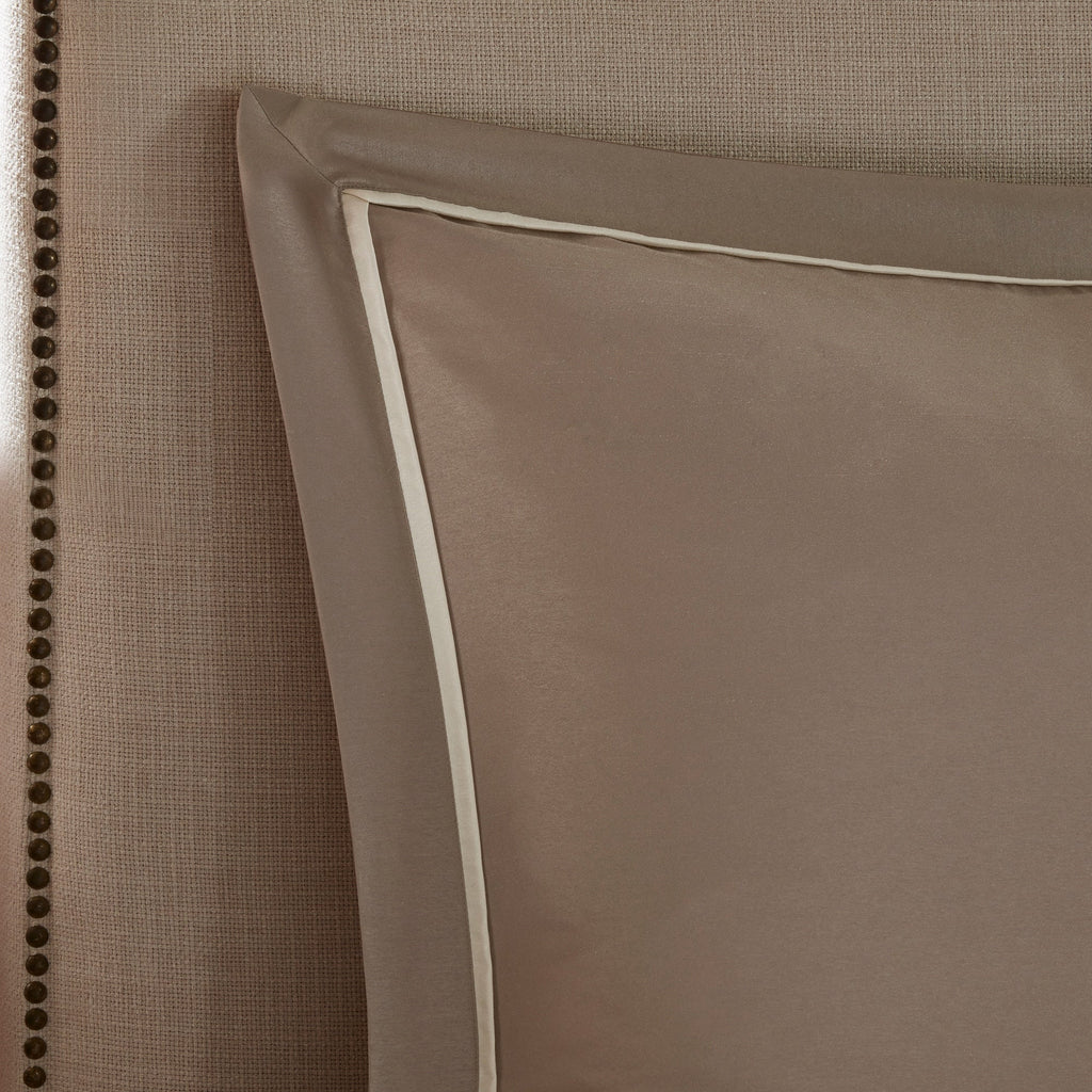 Madison Park Essentials Loretta 24-Piece Room in a Bag with Window Panels and Sheet Set