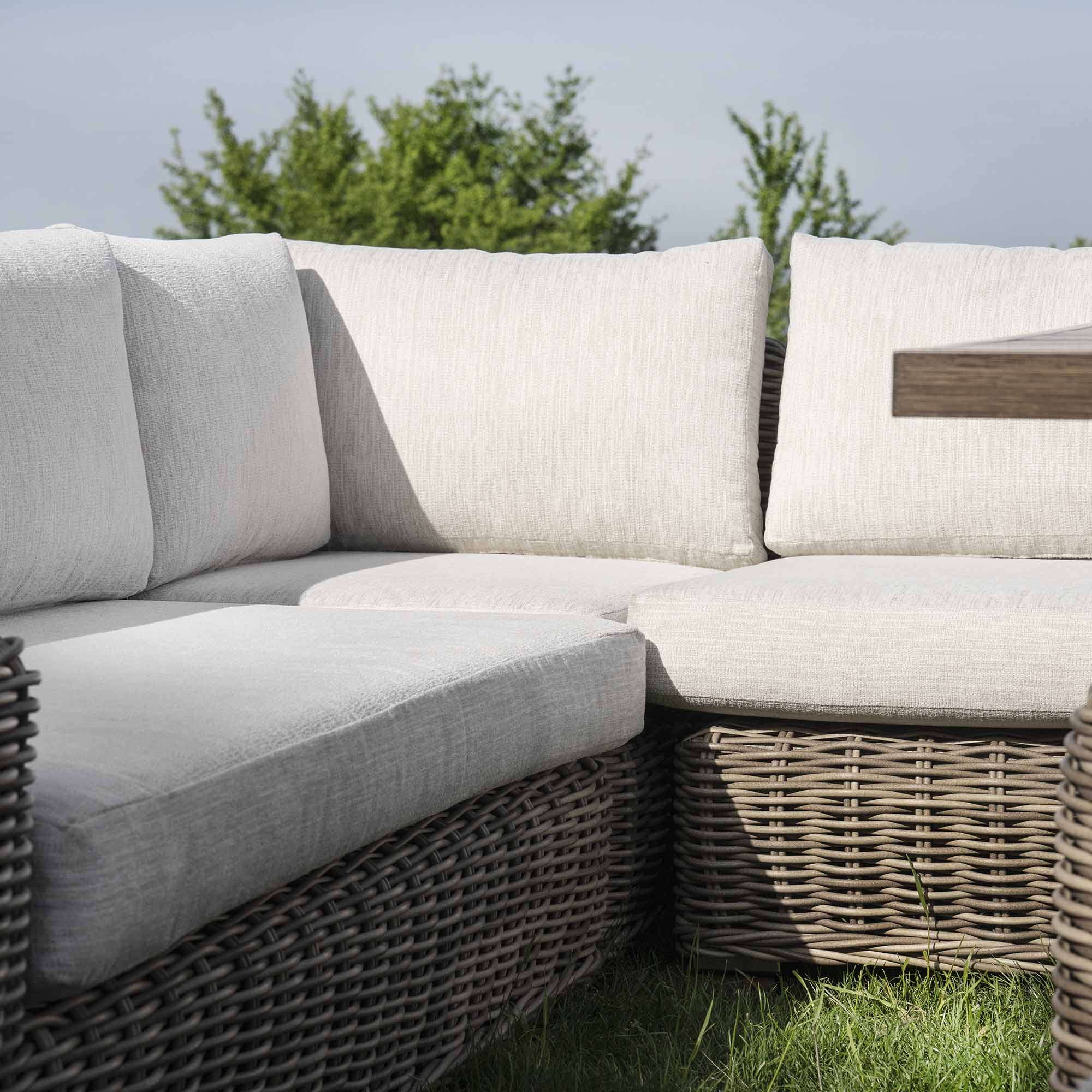 Bellagio Round Wicker Large Corner Casual Dining Set with Rising Table, Natural