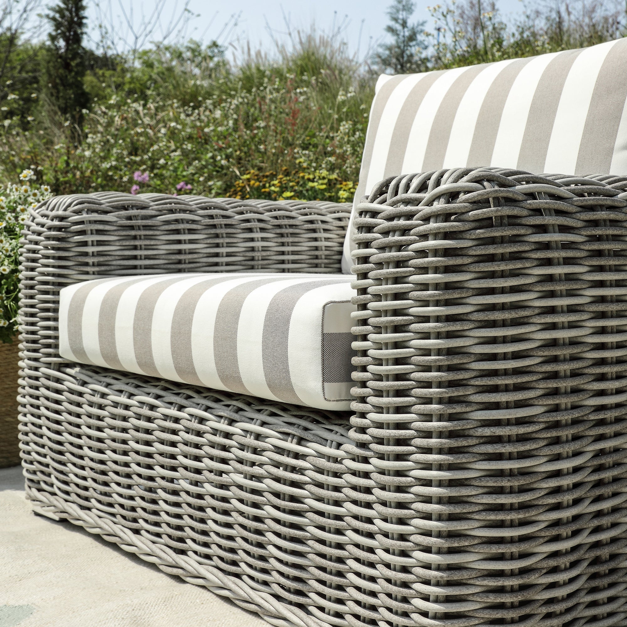 Bellagio Round Wicker Outdoor 1-Seater Sofa, Light Grey with Taupe Stripes